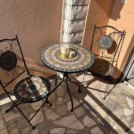 Nela Podstrana