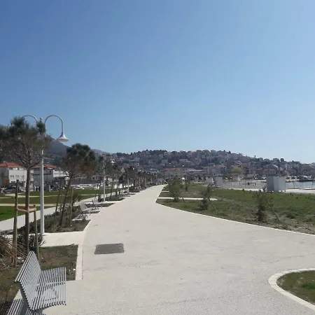 Nela