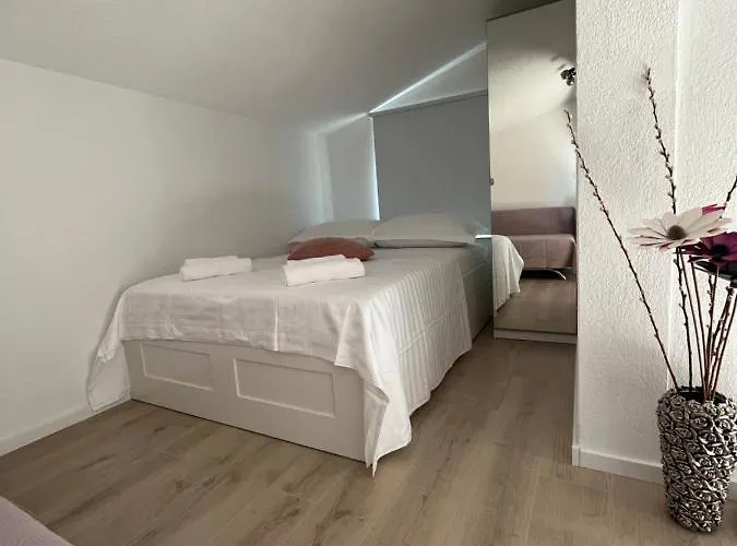 Nela Appartamento Podstrana
