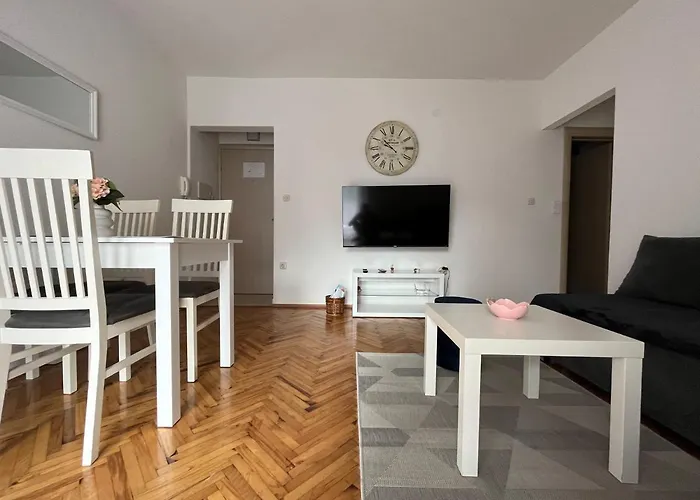 Nela Appartamento Podstrana